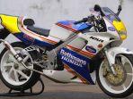 modifikasi-honda-nsr150-sp-rothmans-jadi-mirip-motor-aktor-andy-lau.jpg