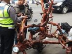 modifikasi-motor-berbodi-dari-dahan-pohon_20180320_233305.jpg
