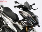 modifikasi-yamaha-aerox-bertema-maskapai-penerbangan-emirates-ikrimach.jpg