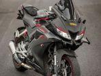 modifikasi-yamaha-r15-tampil-mirip-motogp-tambah-aksesoris-wingshield.jpg