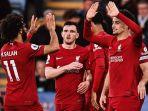 mohamed-salah-dan-curtis-jones.jpg