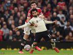 mohamed-salah-kiri-bersaing-dengan-harry-maguire.jpg