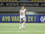 mohammad-kanu-helmiawan-saat-membela-persis-solo.jpg
