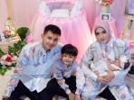 momen-aqiqah-putri-fairuz-a-rafiq-dan-sonny-septian_20180706_111445.jpg