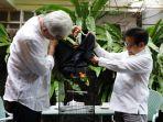 momen-bakal-calon-presiden-dari-pdip-2024-ganjar-pranowo-memberikan-burung.jpg