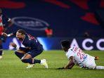 momen-cedera-yang-dialami-oleh-neymar-dalam-laga-melawan-lyon.jpg