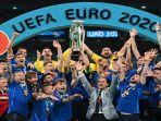 momen-italia-juarai-euro-2021-bersama-roberto-mancini.jpg