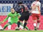 momen-mohamed-salah-mencetak-gol-ke-gawang-rb-leipzig.jpg