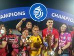 momen-rara-sang-pawang-hujan-di-perayaan-gelar-juara-bali-united.jpg