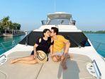 momen-romantis-titi-kamal-dan-christian-sugiono.jpg