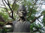 monumen-gesang_20160515_084059.jpg