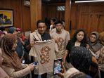 mor-urut-1-anies-baswedan-menjamu-puluhan-teman-sma-2-yogyakarta.jpg