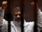 morsi-mantan-presiden_20150517_102516.jpg