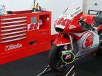 motor-moto2-dimas-ekky-pratama-di-tes-privat-jerez-ada-kesalahan-bendera-di-sepatbor-kiri-bawah.jpg