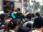 mudik-bedesakkan-di-bus.jpg