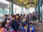 mudik-denga-kereta-api.jpg