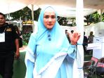 mulan-jameela-nyoblos-di-tps-049-pondok-pinang_20190418_204852.jpg