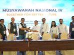 multazam-sebagai-ketua-umum-terpilih-ika-kapal-undip.jpg
