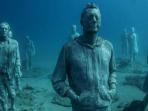 museum-bawah-laut-ada-patung_20160204_222218.jpg