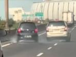 Dua Mobil Saling Pepet di Ruas Tol Arah Kemayoran, Pemicunya Belum Diketahui