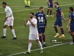nacho-fernandez-mendapatkan-peluang-mencetak-gol.jpg