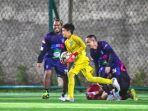 naila-novaranti-bangga-hantarkan-anak-terbang-ke-ajang-world-cup_20220701_153616.jpg