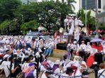 nakes-demo-di-patung-kudaaa.jpg