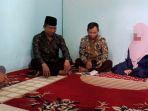 nampak-mempelai-wanita-yang-sedang-mendengarkan-akan-nikal-melalui-vidio-call-dengan-pasangannya.jpg