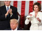 nancy-pelosi-robek-naskah-pidato-donald-trump.jpg