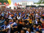 napak-tilas-aremania-rayakan-hut-arema-cronus-ke-29_20160816_145753.jpg