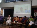 narasumber-peluncuran-aplikasi-green-hajj-yang-berlangsung-secara-luring.jpg