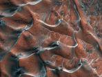 nasa-itu-menunjukkan-pemandangan-sebuah-pasir-beku-di-mars.jpg