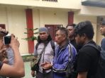 nasir-diwawancarai-wartawan-di-kantor-polsek-panakkukang-rabu-182018-sore_20180803_162221.jpg