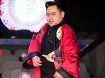 nassar-terlihat-berjoged-bersama-karyawan-kfc.jpg