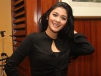 naysila-mirdad-hadiri-acara-alvin-adam-school_20151120_111751.jpg