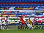 neco-williams-3r-dari-wales-mencetak-gol-kemenangan-wales.jpg