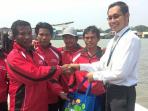 nelayan-indonesia-yang-dibebaskan-malaysia_20160701_211655.jpg