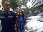 nella-karisma-hadir-pemeriksaan-kasus-kosmetik-ilegal-di-mapolda-jatim.jpg
