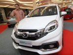 new-honda-mobilio-tampil-dengan-desain-interior-modern_20160121_123106.jpg