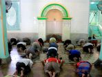 ngaji-di-masjid-jami-pekojan-semarang_20210427_113029.jpg
