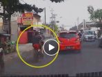 ngebut-dan-menyalip-dari-kiri-saat-mengejar-lampu-hijau-pria-di-jogja-alami-nasib-nahas_20180413_090833.jpg