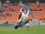 nimfasha-berchimas-selebrasi-usai-mencetak-gol-ke-gawang-timnas-burkina-faso.jpg