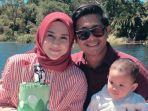 nina-zatulini-dan-suaminya-chandra-tauphan.jpg