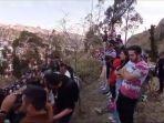 nonton-di-puncak-di-bolivia.jpg