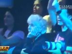nonton-konser-cucunya-nenek-ariana-grande-malah-bosan_20170210_151939.jpg