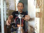 noor-asif-sedang-menyeduh-espresso-menggunakan-black-answeredjpg.jpg