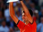 novak-djokovic-angkatropi_20150620_171141.jpg