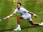 novak-djokovic-kejarbolaaaa.jpg