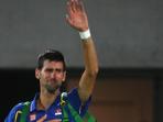 novak-djokovic-meneteskan-air-mata_20160809_155030.jpg