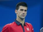 novak-djokovic-pegangraket_20151008_131147.jpg